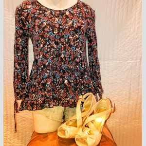 {{American Eagle}} floral top